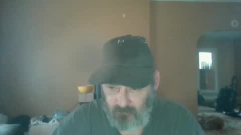 Snapshot of cre9876 chatting on January 15, 7:17 pm alway horny online show from January 15, 7:17 pm