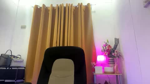 A S H L Y online show from September 28, 11:04 am