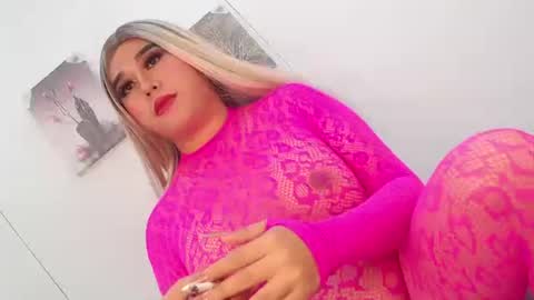 A S H L Y online show from February 5, 11:04 am