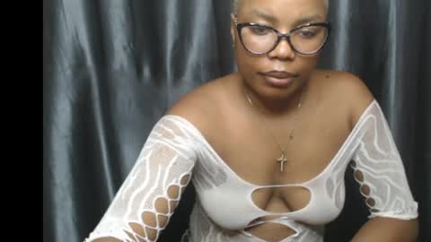 venessa online show from May 6, 3:06 pm