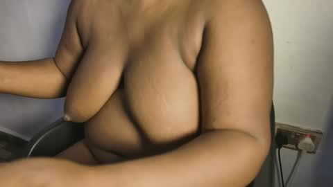 creamyposh1 online show from December 23, 3:37 am