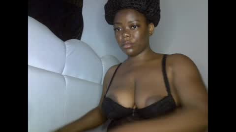 Snapshot of creamypussyxx chatting on May 25, 12:00 pm creamypussyxx online show from May 25, 12:00 pm