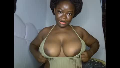 Snapshot of creamypussyxx chatting on June 5, 6:31 am creamypussyxx online show from June 5, 6:31 am