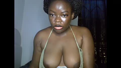 Snapshot of creamypussyxx chatting on June 5, 7:03 am creamypussyxx online show from June 5, 7:03 am