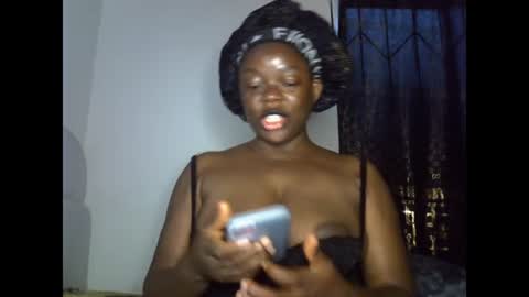 Snapshot of creamypussyxx chatting on June 13, 8:23 am creamypussyxx online show from June 13, 8:23 am