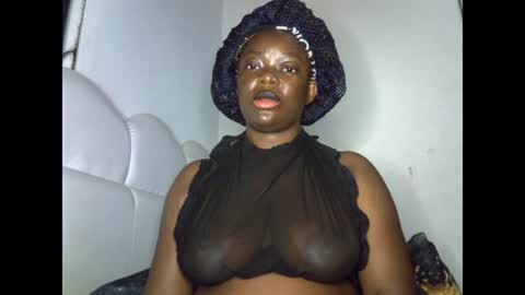 Snapshot of creamypussyxx chatting on June 13, 8:29 pm creamypussyxx online show from June 13, 8:29 pm