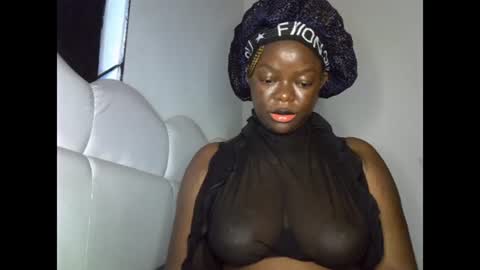 Snapshot of creamypussyxx chatting on June 14, 9:11 am creamypussyxx online show from June 14, 9:11 am