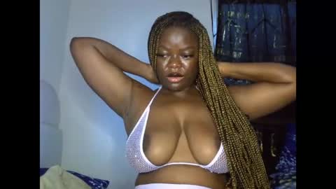 Snapshot of creamypussyxx chatting on June 17, 10:39 am creamypussyxx online show from June 17, 10:39 am