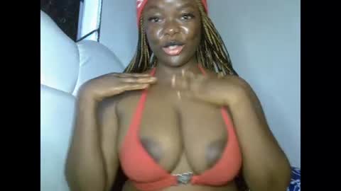 Snapshot of creamypussyxx chatting on June 21, 9:56 am creamypussyxx online show from June 21, 9:56 am
