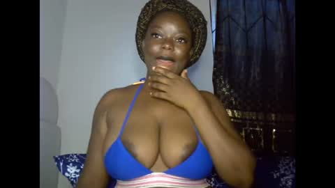 Snapshot of creamypussyxx chatting on June 23, 8:45 am creamypussyxx online show from June 23, 8:45 am