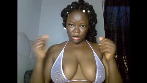 Snapshot of creamypussyxx chatting on July 15, 9:36 am creamypussyxx online show from July 15, 9:36 am