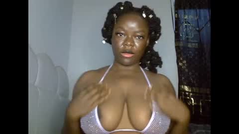 Snapshot of creamypussyxx chatting on July 18, 10:30 am creamypussyxx online show from July 18, 10:30 am