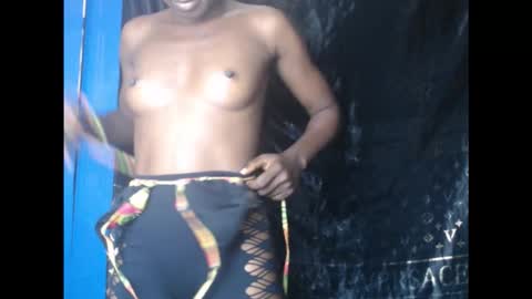 Snapshot of creamyxsugar chatting on September 26, 5:28 pm creamyxsugar online show from September 26, 5:28 pm