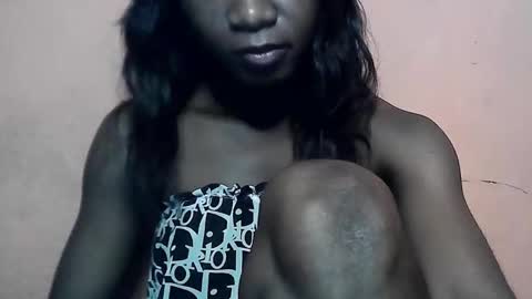 Snapshot of creamyxsugar chatting on December 16, 2:27 am creamyxsugar online show from December 16, 2:27 am