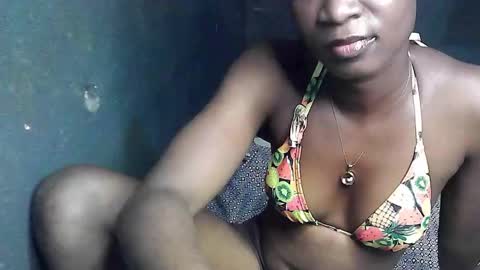 Snapshot of creamyxsugar chatting on February 14, 1:41 pm creamyxsugar online show from February 14, 1:41 pm