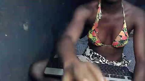 Snapshot of creamyxsugar chatting on February 15, 3:47 am creamyxsugar online show from February 15, 3:47 am