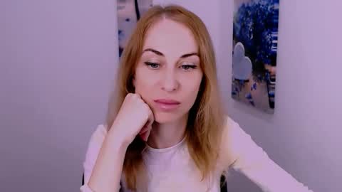 Snapshot of create_your_own_sun chatting on September 20, 1:23 pm Lera online show from September 20, 1:23 pm