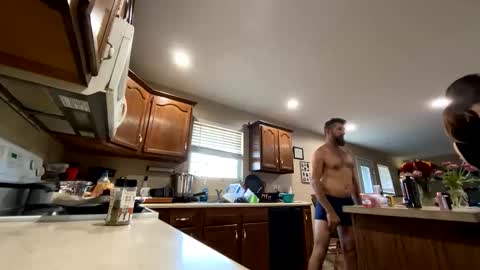 Creeksidecouple online show from May 18, 11:54 pm