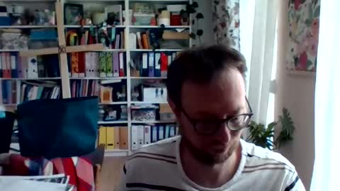 Snapshot of creloxp chatting on May 5, 9:17 am creloxp online show from May 5, 9:17 am