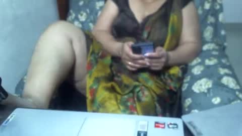 Snapshot of crezybhabihot chatting on January 11, 11:56 pm Sonika69 online show from January 11, 11:56 pm