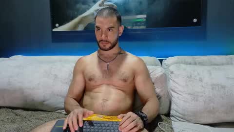 CRHISTIAN online show from October 31, 4:02 am