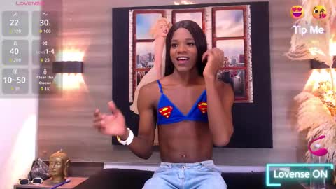 Snapshot of criisbrown_ chatting on December 19, 9:55 pm CriisBrown online show from December 19, 9:55 pm