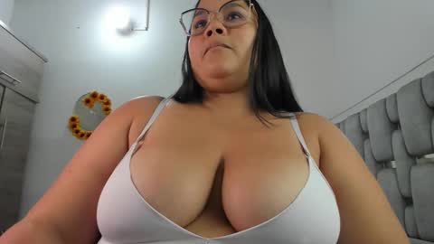 criistal_0 online show from June 5, 1:45 am