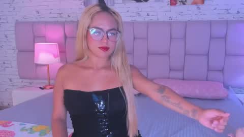 CristyBloom  online show from May 7, 8:14 pm