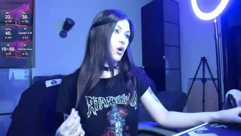 Raven online show from December 3, 8:51 pm