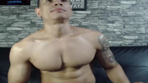 Snapshot of cris_angel01 chatting on February 12, 9:10 am Cris online show from February 12, 9:10 am