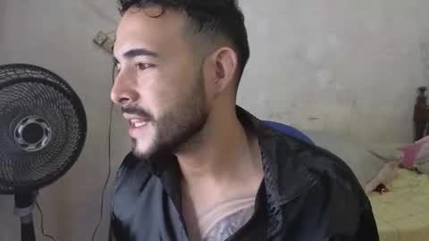 Snapshot of cris_simons chatting on December 1, 4:29 pm cris_simons online show from December 1, 4:29 pm