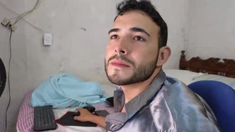 Snapshot of cris_simons chatting on December 15, 11:53 pm cris_simons online show from December 15, 11:53 pm