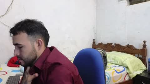 Snapshot of cris_simons chatting on December 28, 8:04 pm cris_simons online show from December 28, 8:04 pm