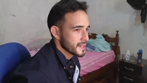 Snapshot of cris_simons chatting on February 7, 4:37 am cris_simons online show from February 7, 4:37 am