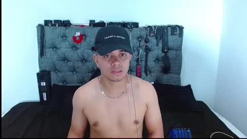 Snapshot of crisandmery chatting on February 17, 4:53 am CRISANDMERY online show from February 17, 4:53 am