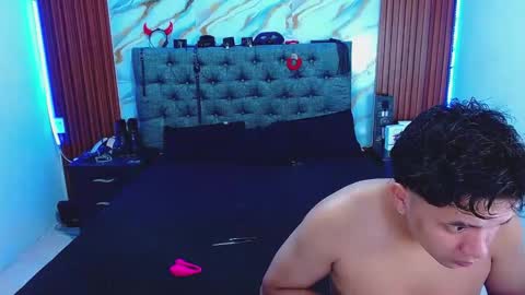 CRISANDMERY online show from June 11, 6:22 am