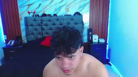 CRISANDMERY online show from June 29, 3:02 am