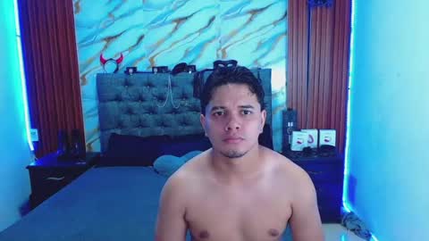 CRISANDMERY online show from August 1, 4:56 am