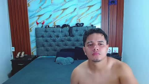 CRISANDMERY online show from August 3, 3:27 am