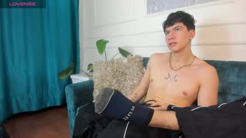 Cris online show from March 13, 2:40 am