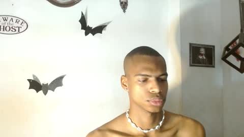 Snapshot of criss_zuri chatting on October 23, 11:42 am criss_zuri online show from October 23, 11:42 am