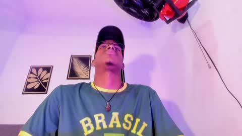 criss_zuri online show from April 24, 11:56 am
