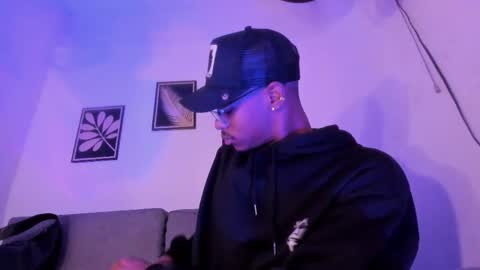 criss_zuri online show from April 27, 12:03 pm