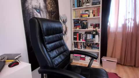 Twitter Christinne p online show from March 6, 10:23 am