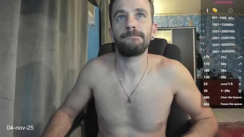 Snapshot of crissstud chatting on November 3, 9:48 pm Criss online show from November 3, 9:48 pm