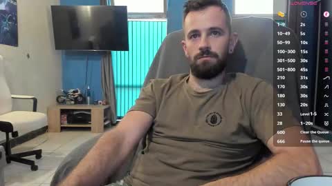 Snapshot of crissstud chatting on December 15, 8:51 am Criss online show from December 15, 8:51 am