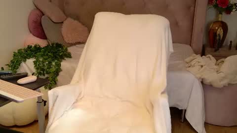 crissy_love online show from July 6, 11:40 am