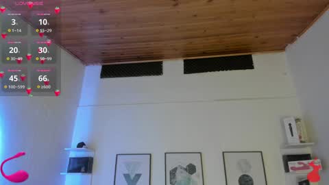 Snapshot of cristal__hot_1 chatting on January 21, 10:41 am Cristal online show from January 21, 10:41 am