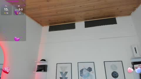 Snapshot of cristal__hot_1 chatting on February 9, 10:09 am Cristal online show from February 9, 10:09 am