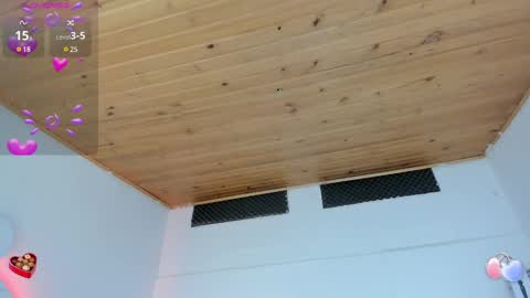 Snapshot of cristal__hot_1 chatting on February 11, 4:01 am Cristal online show from February 11, 4:01 am